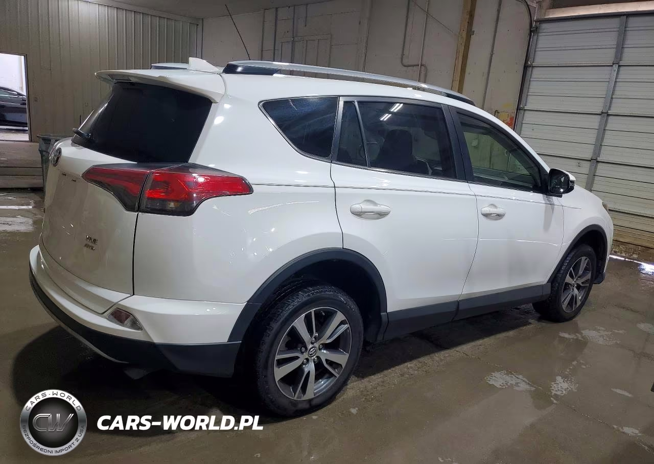 2018 Toyota Rav4 Xle VIN:JTMRFREV8JJ192715 - 3
