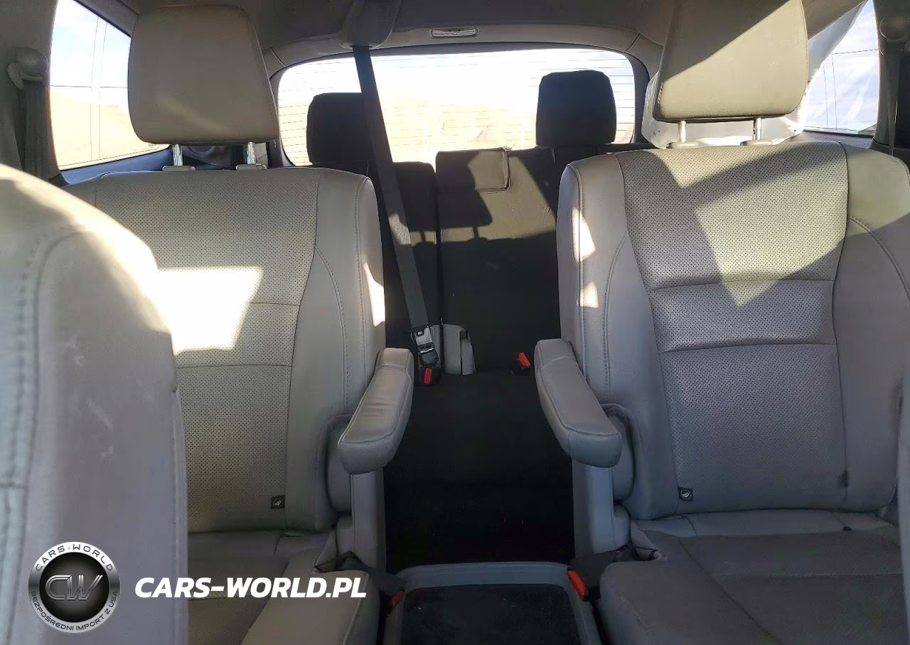 2018 Honda Pilot Elite VIN:5FNYF6H01JB011312 - 10