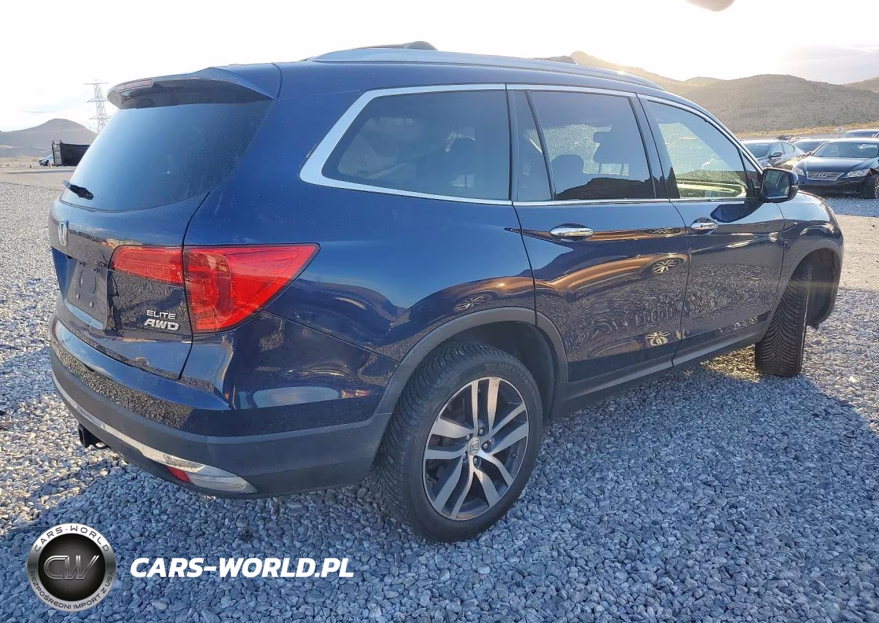 2018 Honda Pilot Elite VIN:5FNYF6H01JB011312 - 3