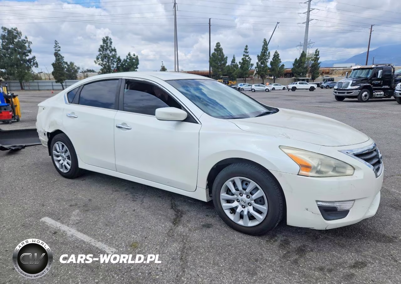 2014 Nissan Altima 2.5 S VIN:1N4AL3AP7EC134671 - 4