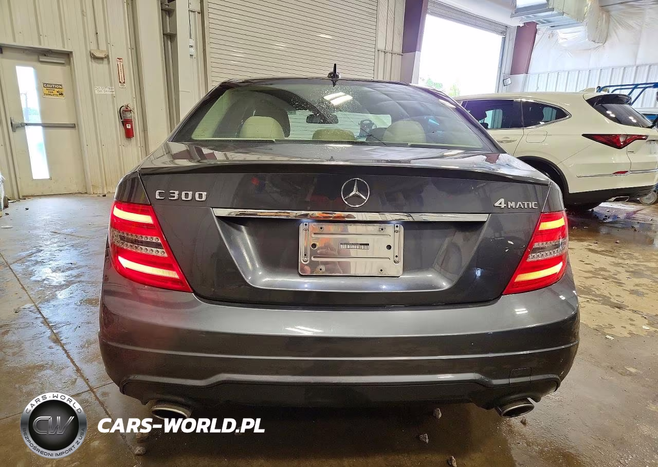 2014 Mercedes-Benz C 300 4Matic VIN:WDDGF8AB4EA943432 - 6
