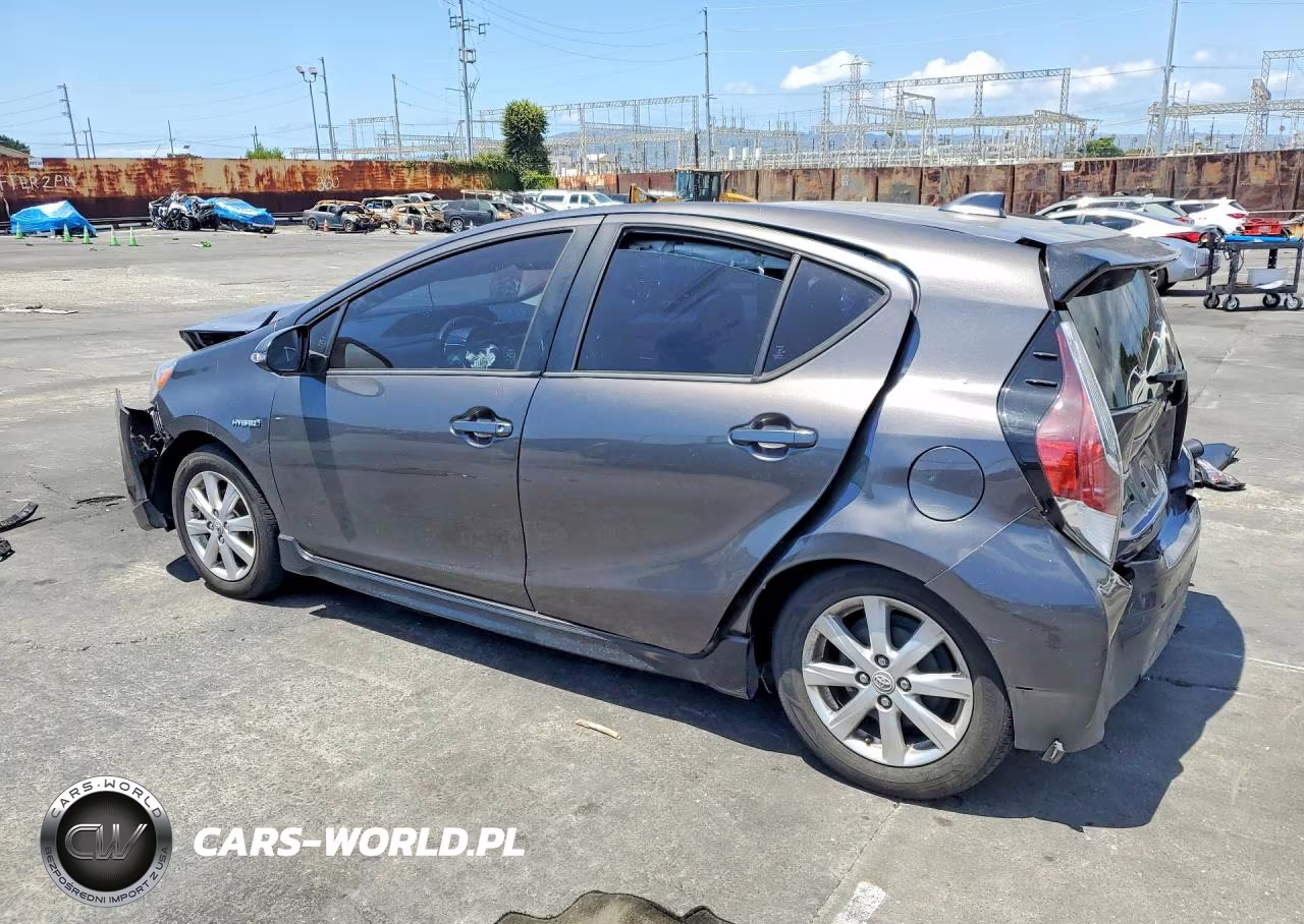 2017 Toyota Prius C Two VIN:JTDKDTB38H1591822 - 2