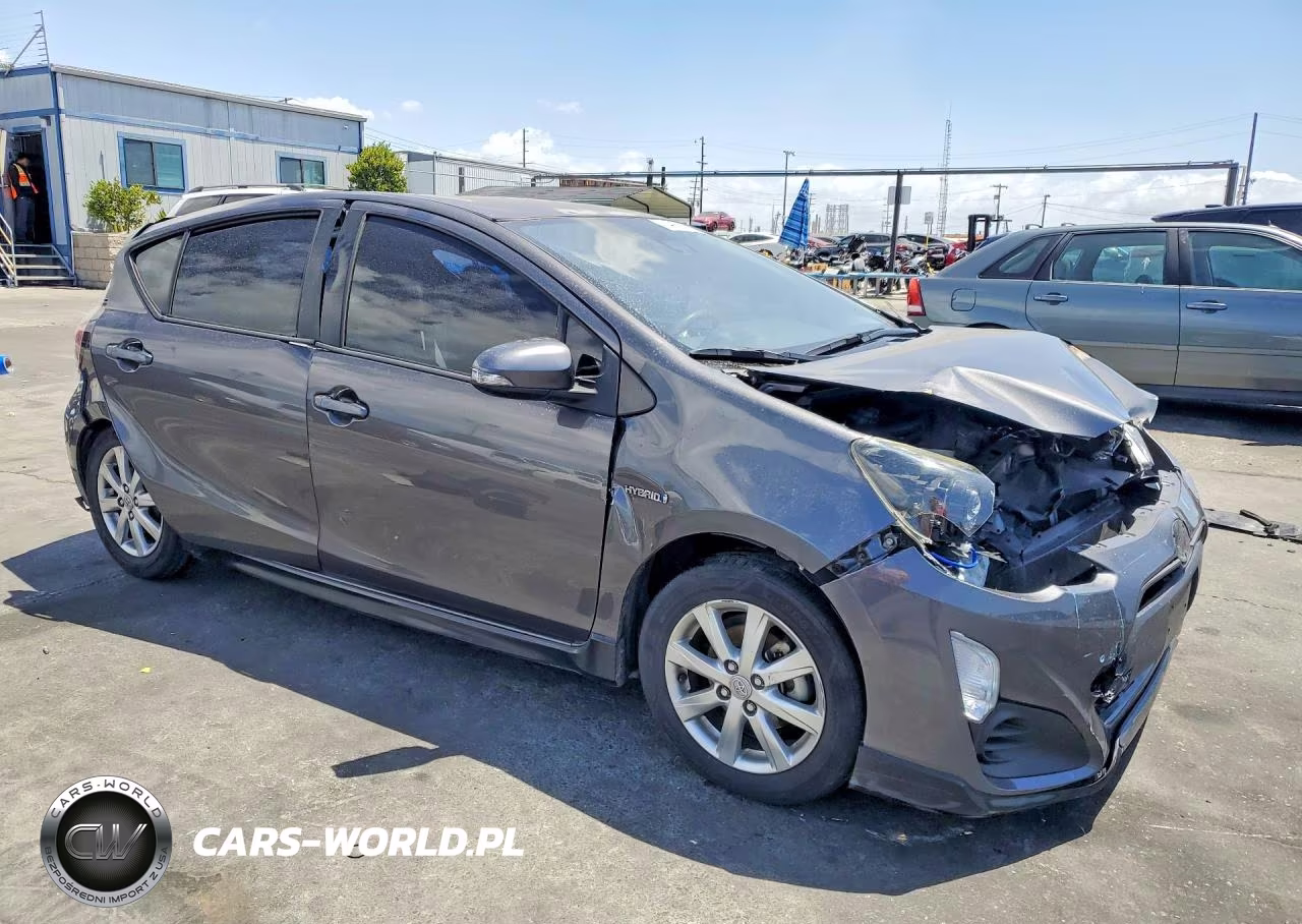 2017 Toyota Prius C Two VIN:JTDKDTB38H1591822 - 4