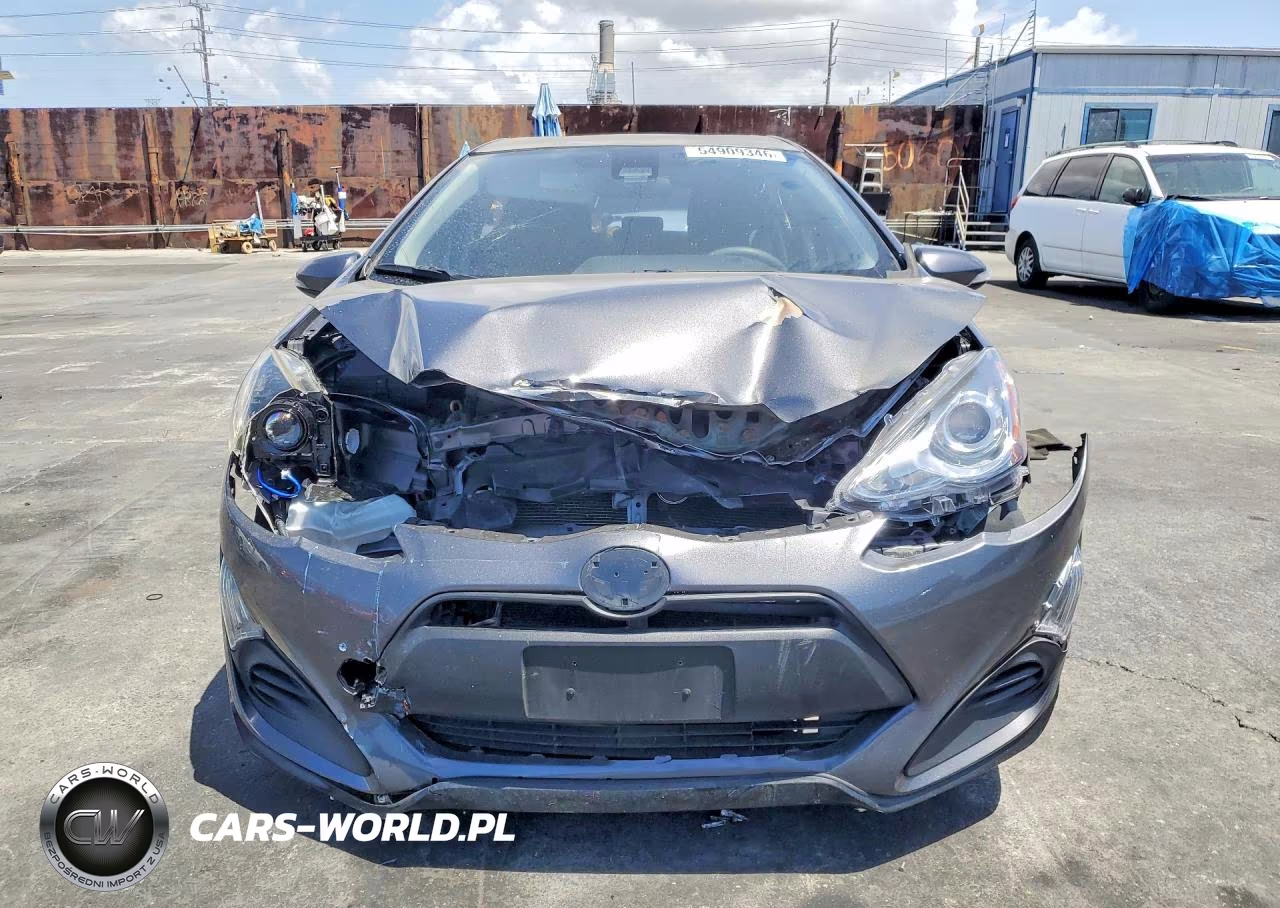 2017 Toyota Prius C Two VIN:JTDKDTB38H1591822 - 5