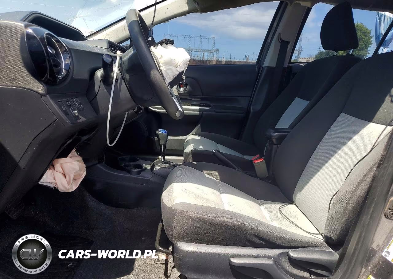 2017 Toyota Prius C Two VIN:JTDKDTB38H1591822 - 7
