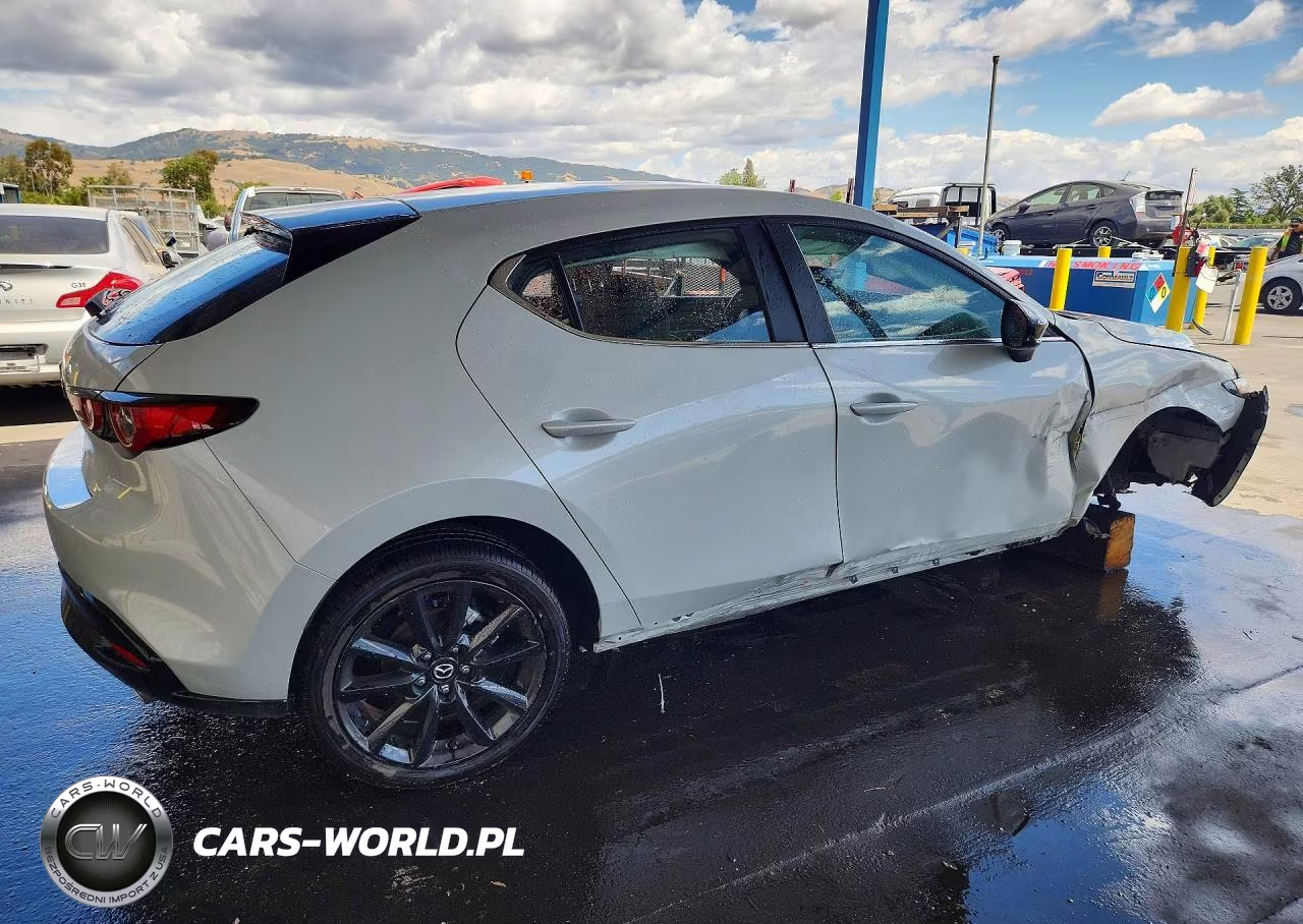 2026 Mazda Mazda3 Select Sport VIN:JM1BPAKL7T1857917 - 3
