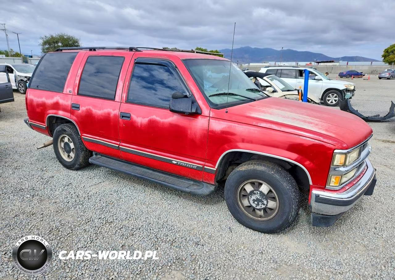 1999 Chevrolet Tahoe C1500 VIN:1GNEC13R3XJ543433 - 4