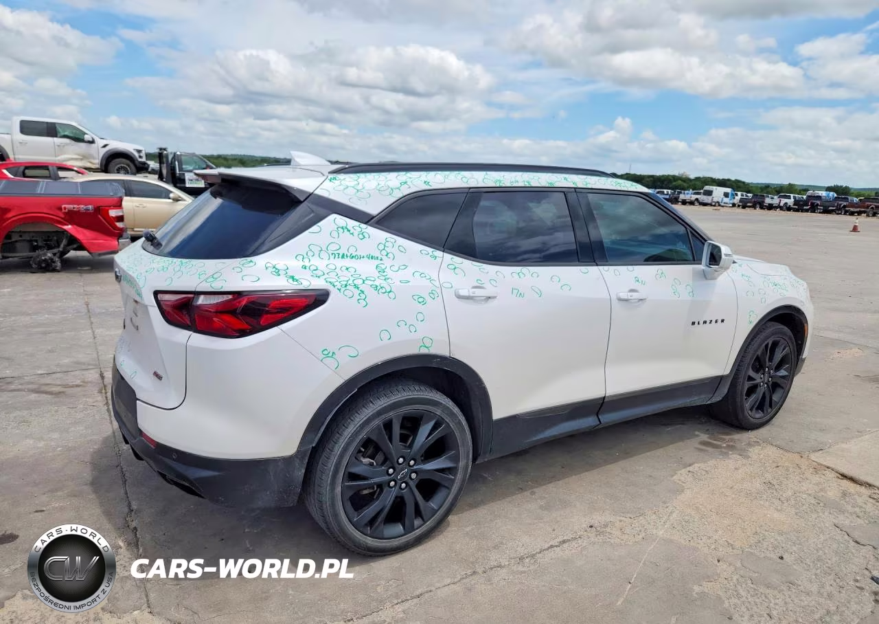 2020 Chevrolet Blazer Rs VIN:3GNKBERS1LS603287 - 3