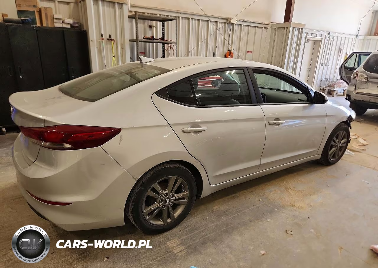 2017 Hyundai Elantra VIN:5NPD84LF0HH114449 - 3