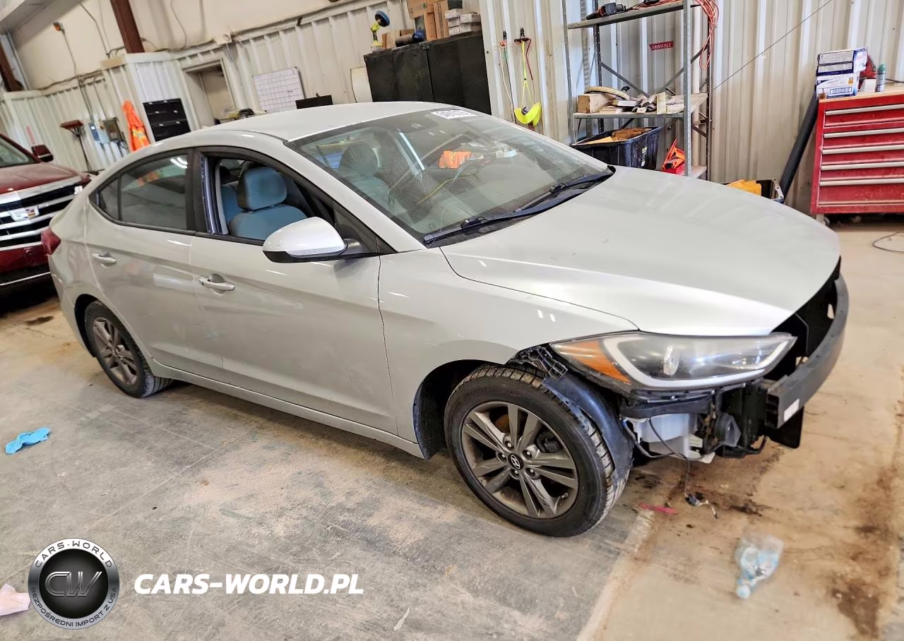2017 Hyundai Elantra VIN:5NPD84LF0HH114449 - 4