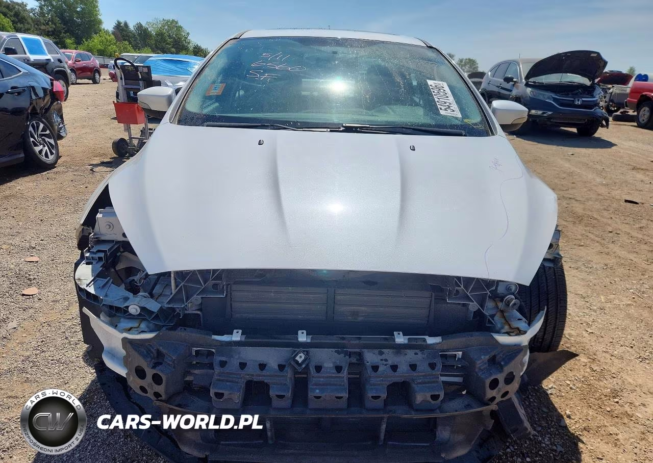 2015 Ford Focus Titanium VIN:1FADP3J27FL273934 - 5