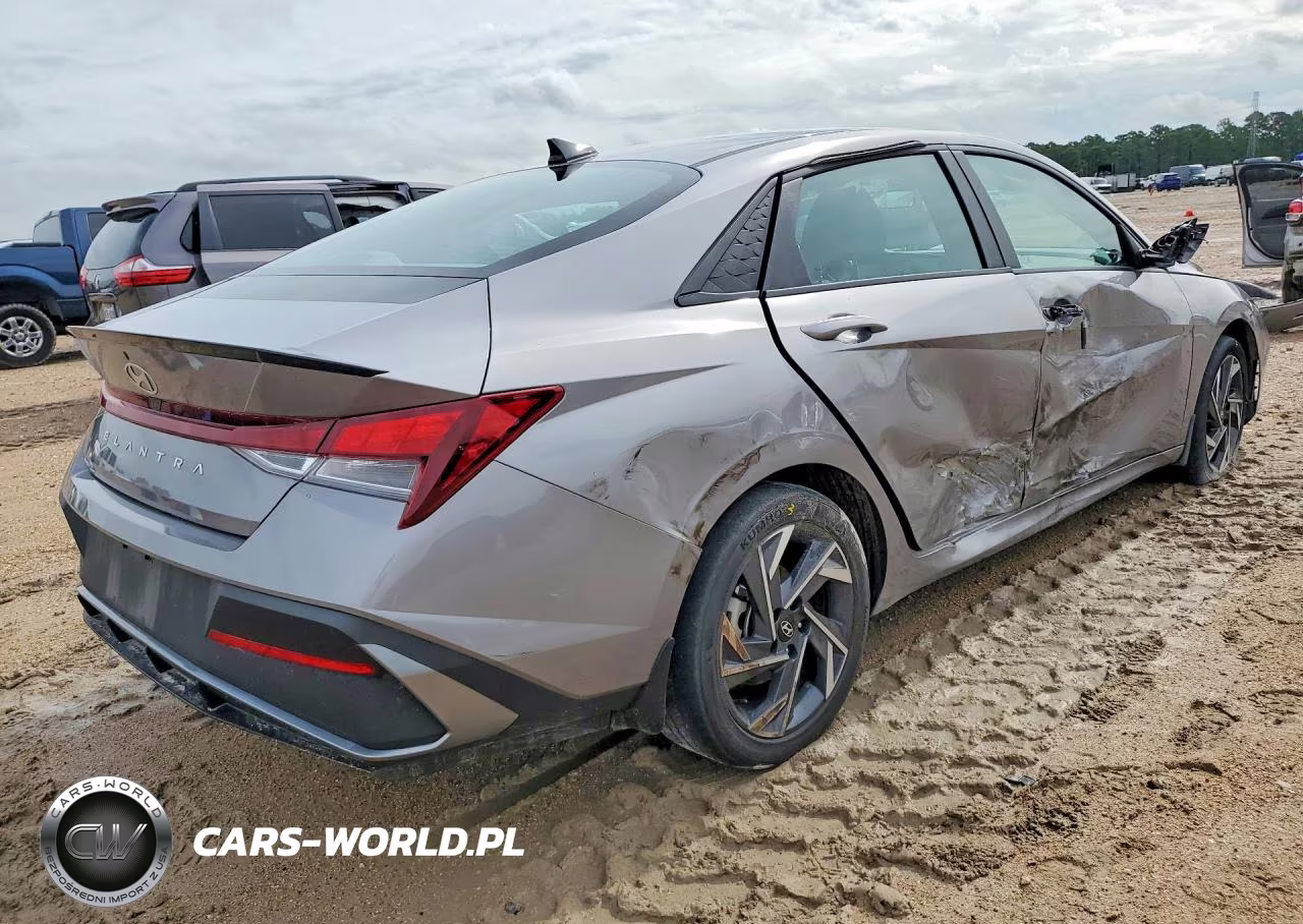 2025 Hyundai Elantra Sel Sport VIN:KMHLM4DG9SU964622 - 3
