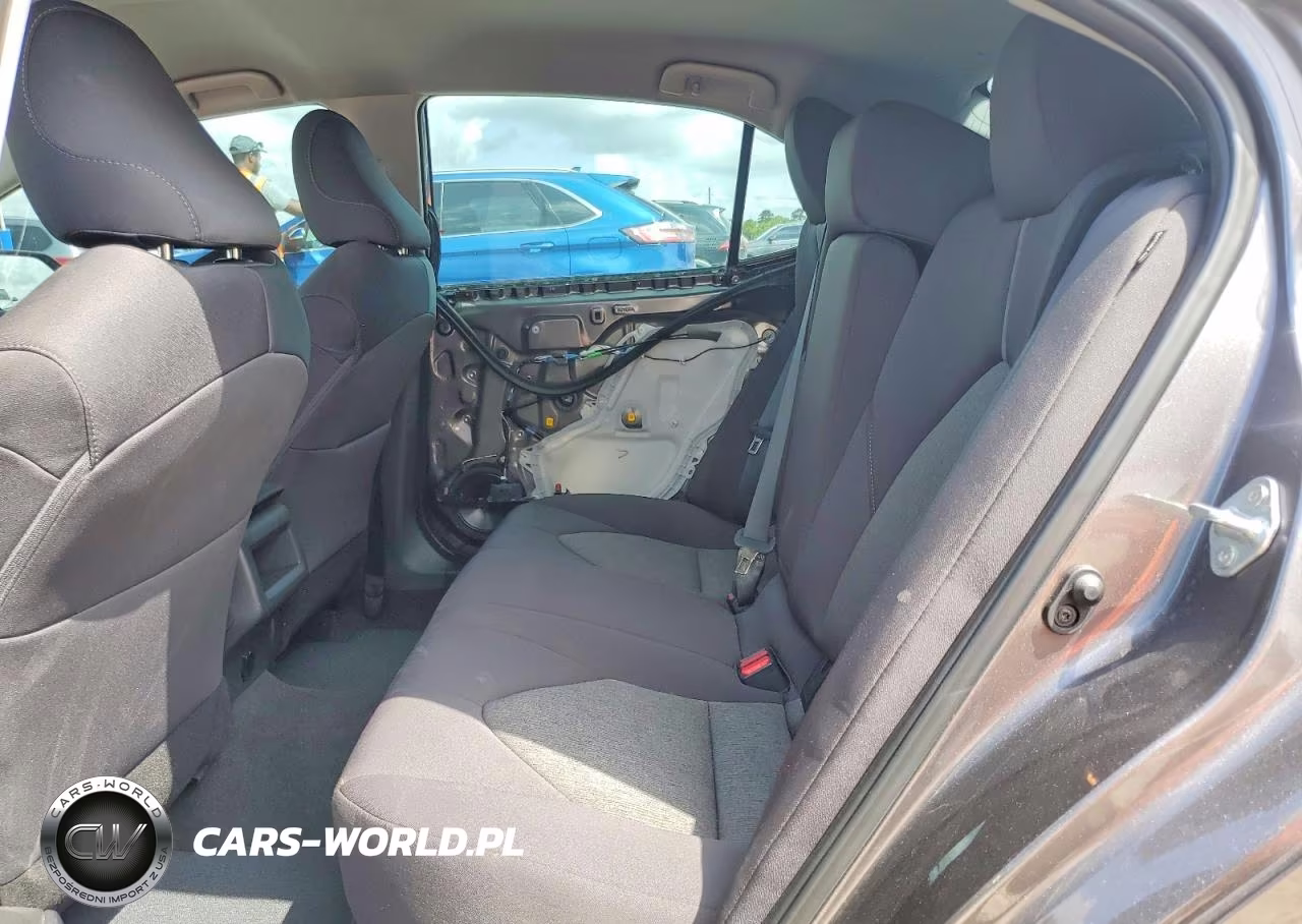2024 Toyota Camry Le VIN:4T1C11AK2RU918883 - 10
