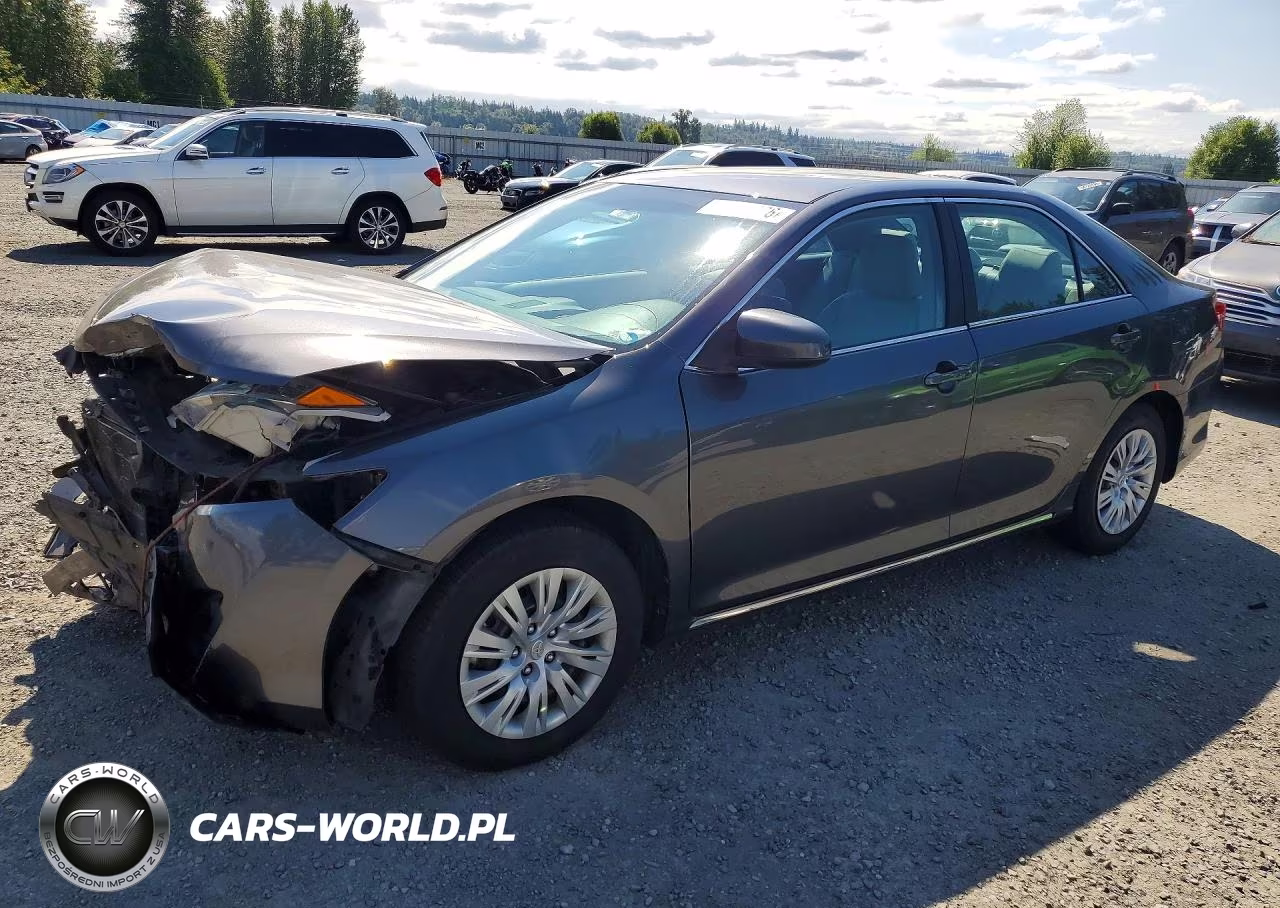 2012 Toyota Camry Le – zdjęcie 1 z 13
