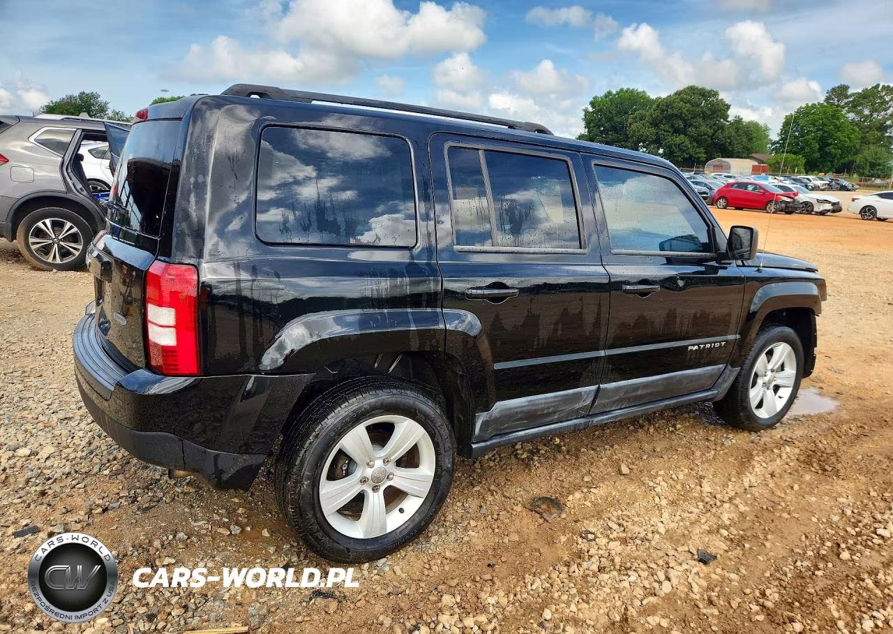 2014 Jeep Patriot Latitude VIN:1C4NJRFB5ED862307 - 3