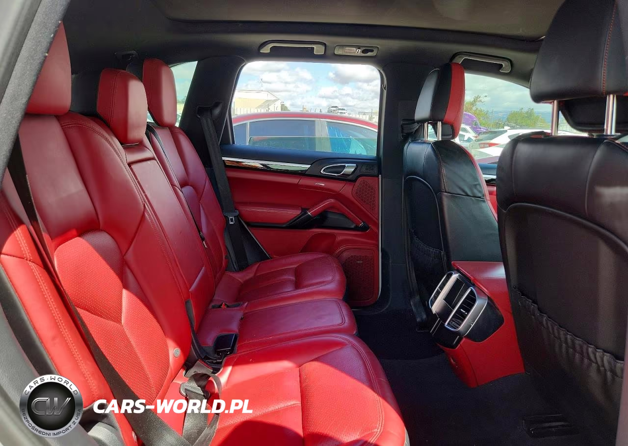 2017 Porsche Cayenne S VIN:WP1AB2A25HLA52601 - 11