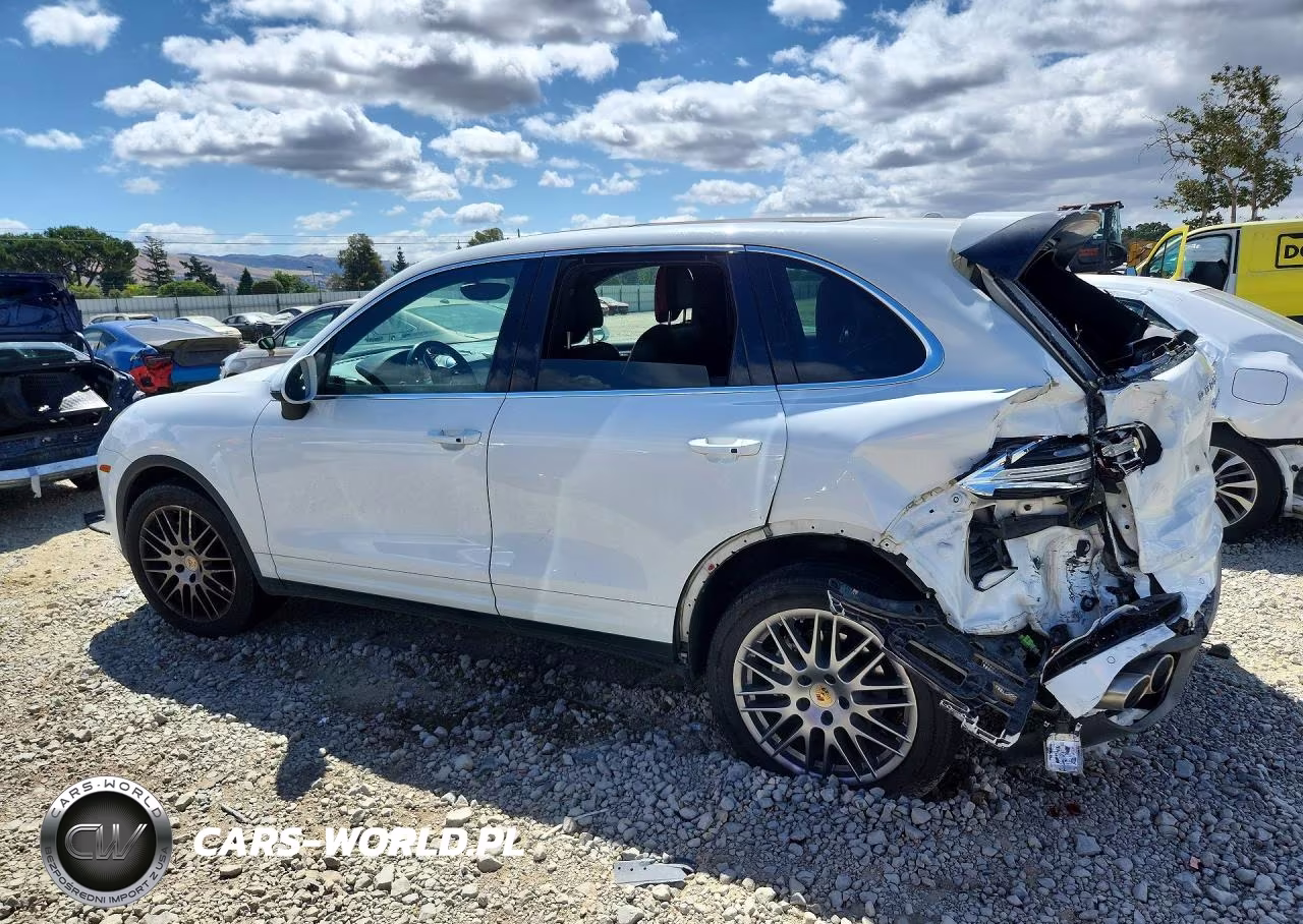 2017 Porsche Cayenne S VIN:WP1AB2A25HLA52601 - 2