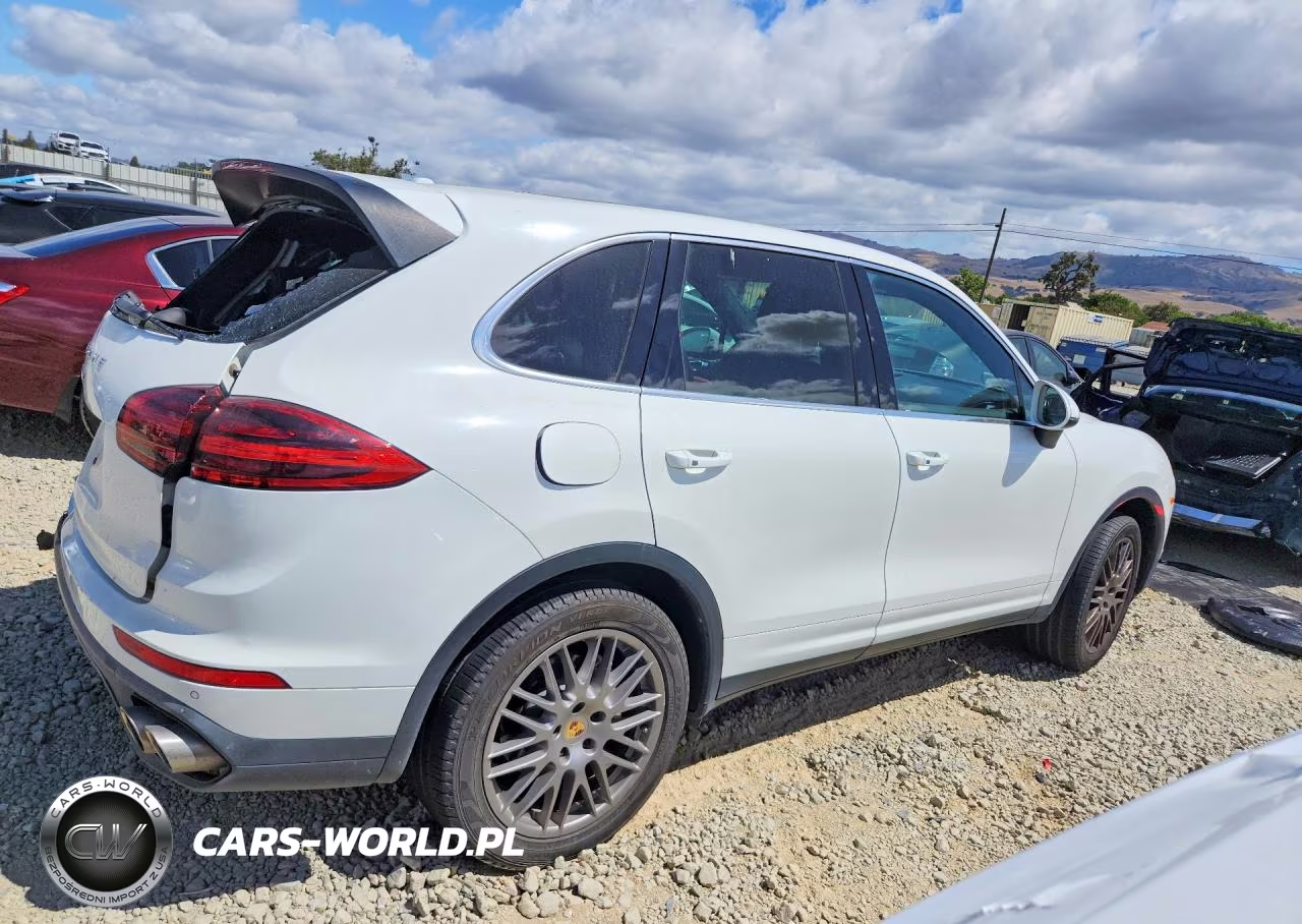 2017 Porsche Cayenne S VIN:WP1AB2A25HLA52601 - 3