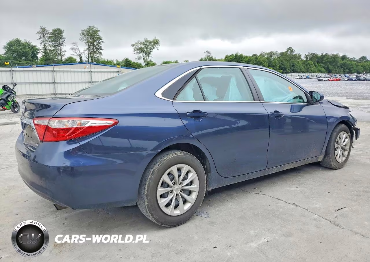 2016 Toyota Camry Le VIN:4T4BF1FK8GR571875 - 3