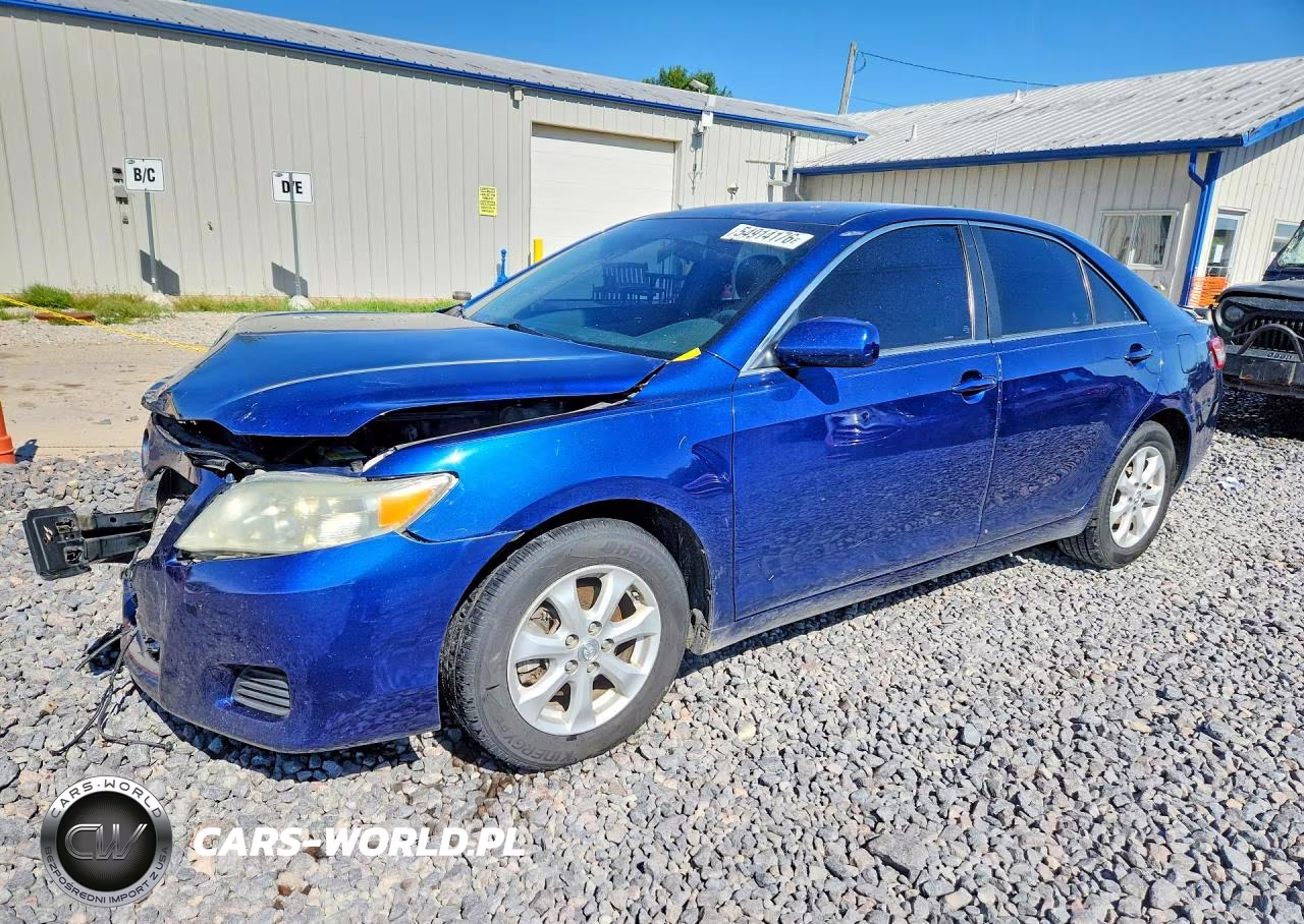 2011 Toyota Camry Le – zdjęcie 1 z 12
