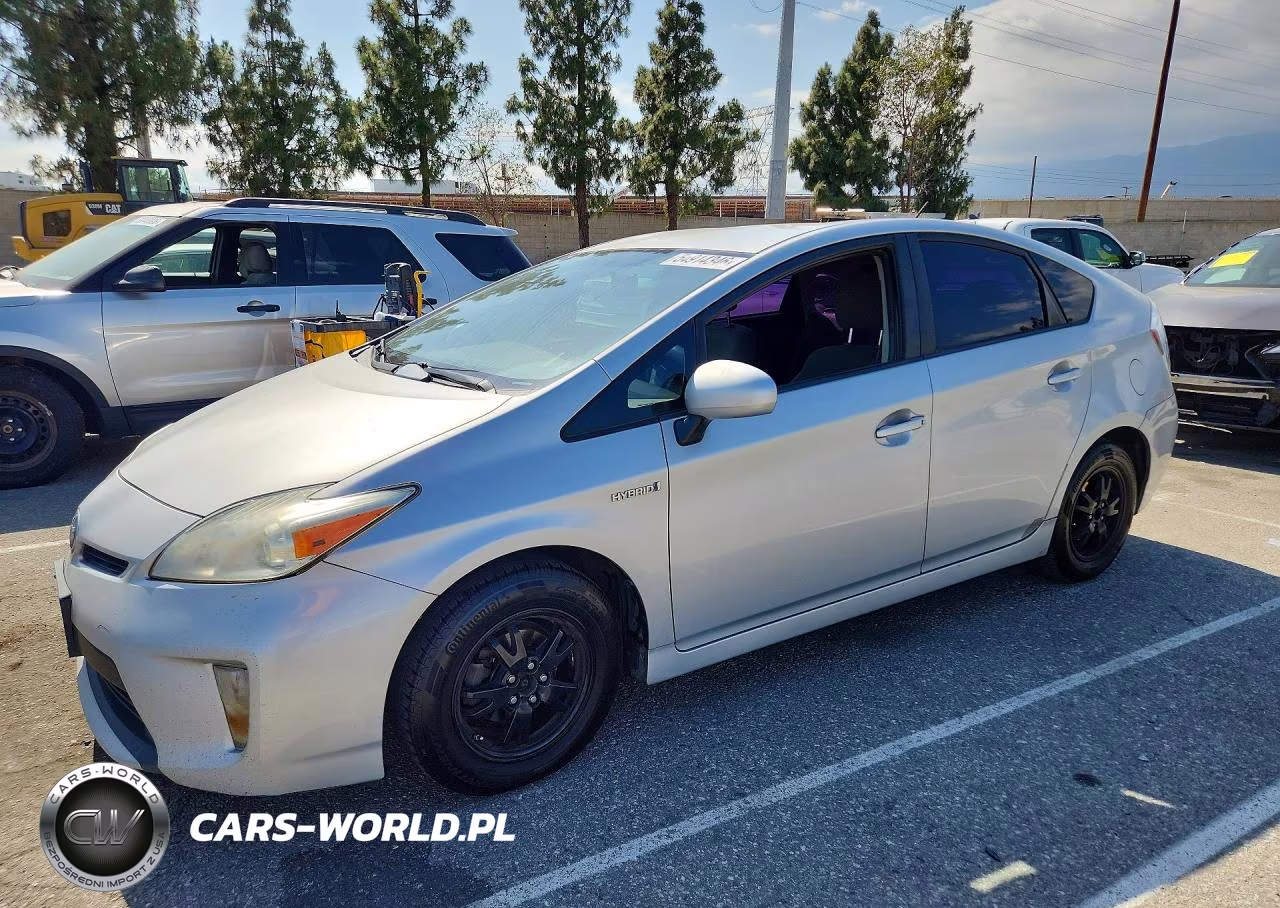 2014 Toyota Prius Two – zdjęcie 1 z 12