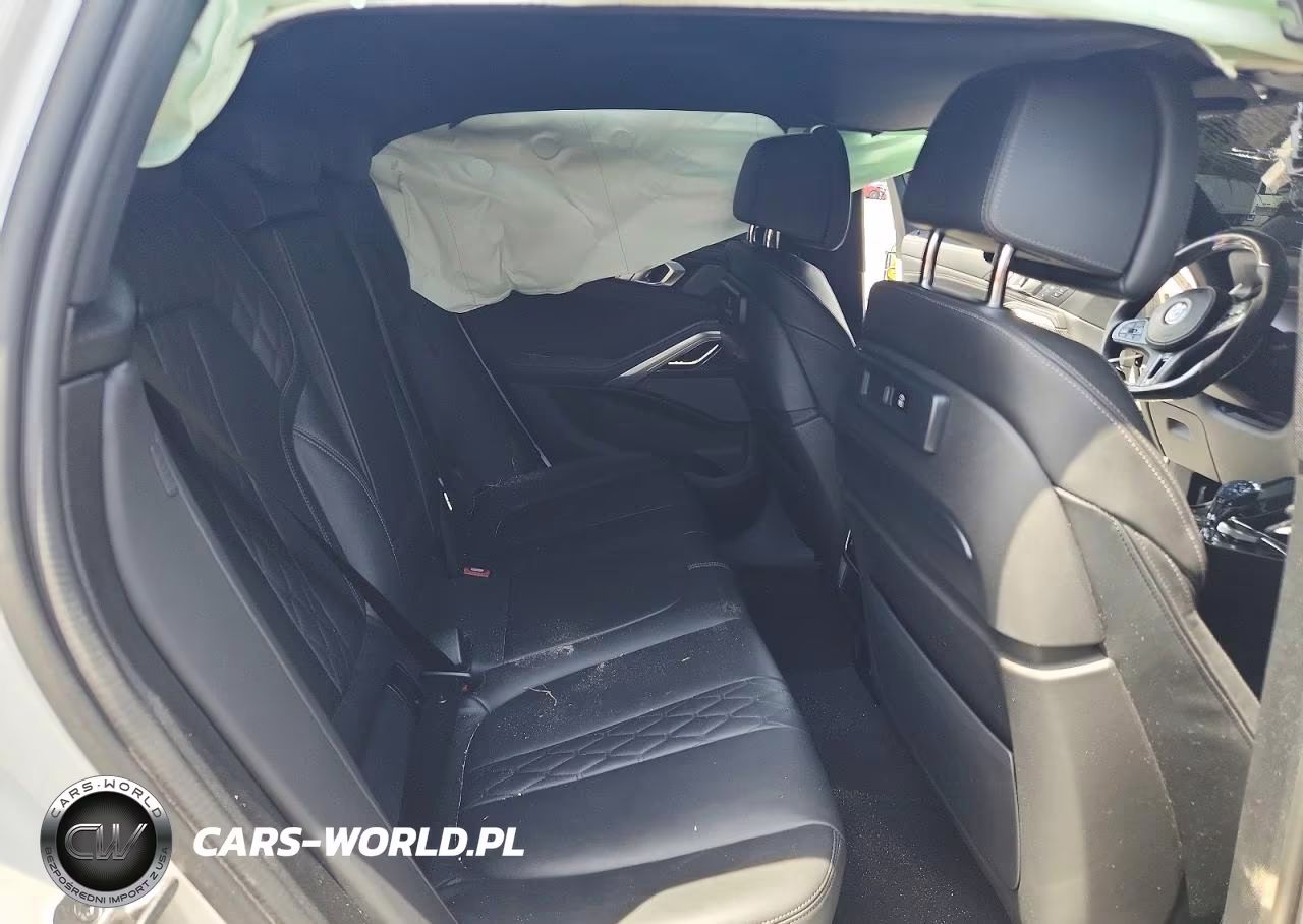 2022 BMW X6 M50I VIN:5UXCY8C02N9K45397 - 11