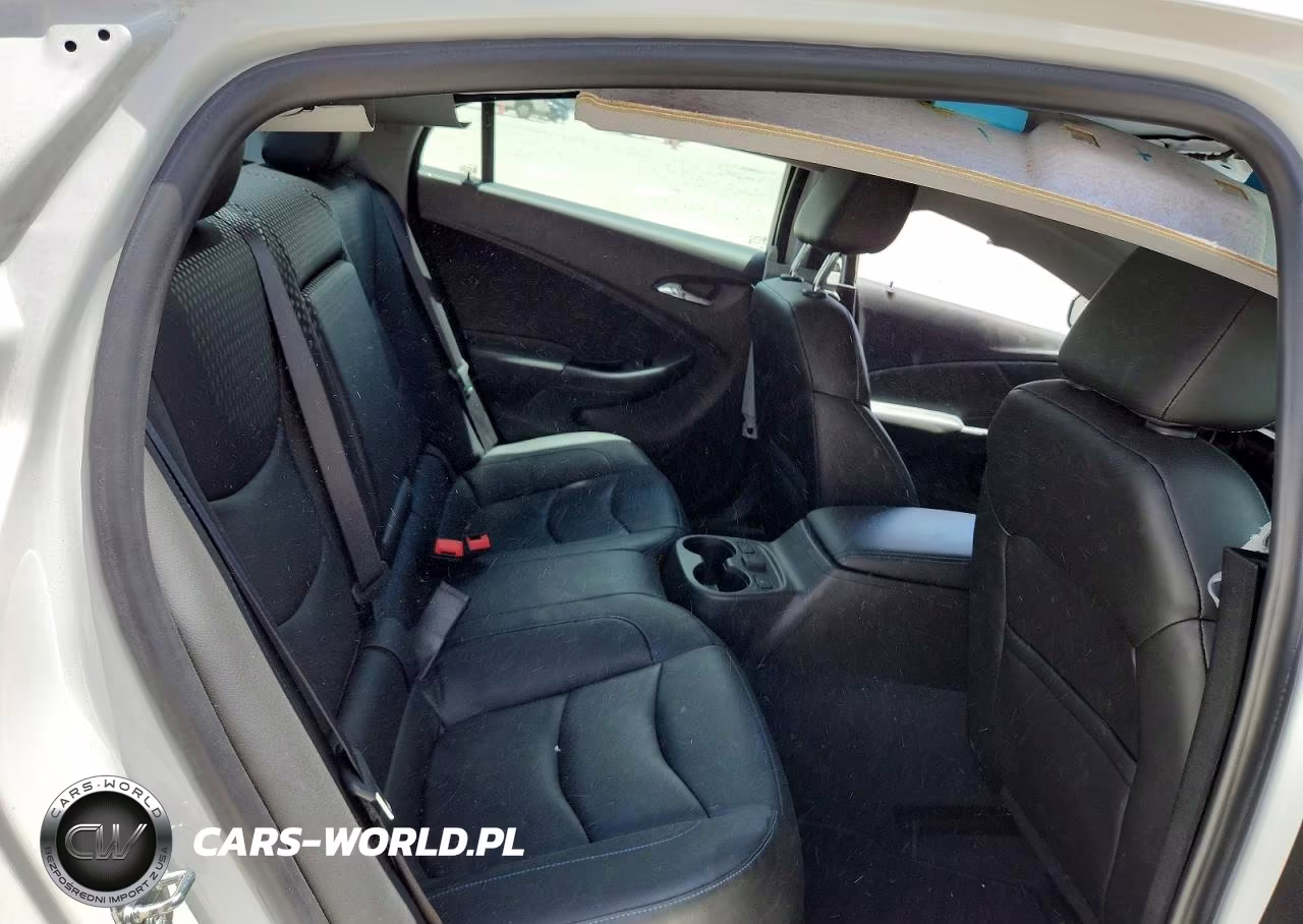 2018 Chevrolet Volt Premier VIN:1G1RB6S51JU157911 - 10