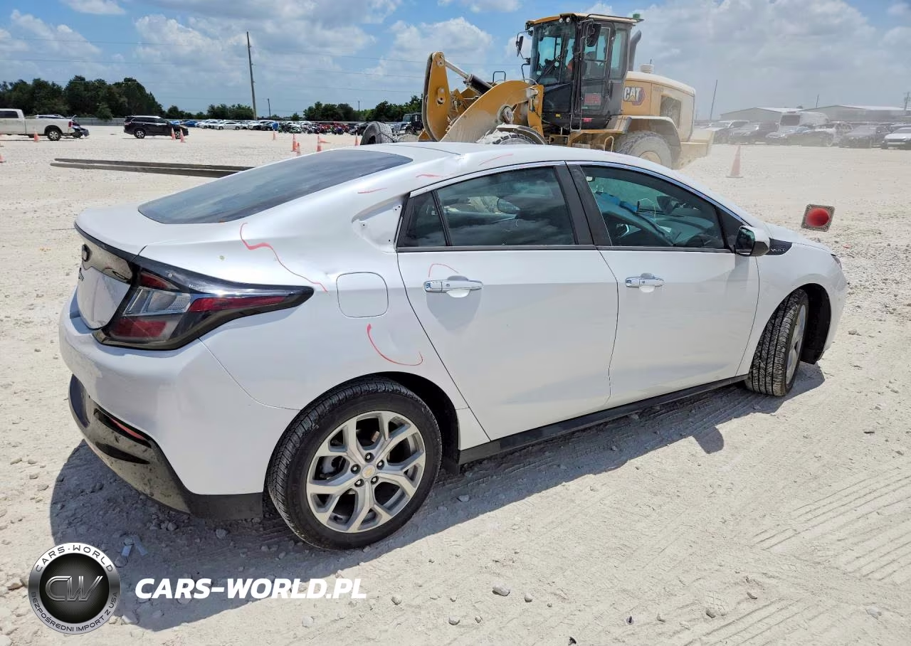 2018 Chevrolet Volt Premier VIN:1G1RB6S51JU157911 - 3