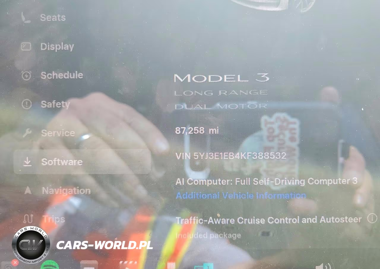 2019 Tesla Model 3 VIN:5YJ3E1EB4KF388532 - 9