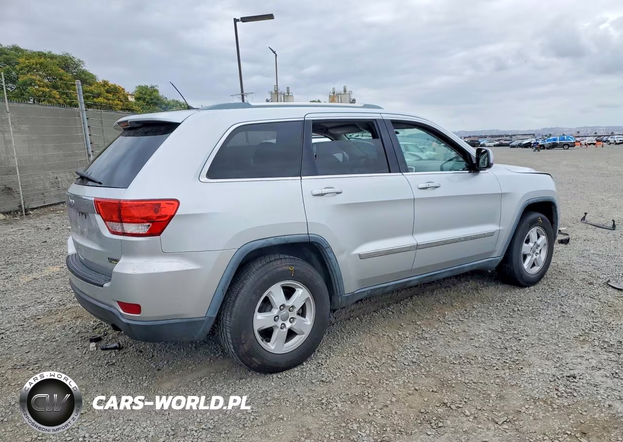 2011 Jeep Grand Cherokee Laredo VIN:1J4RS4GG5BC591546 - 3