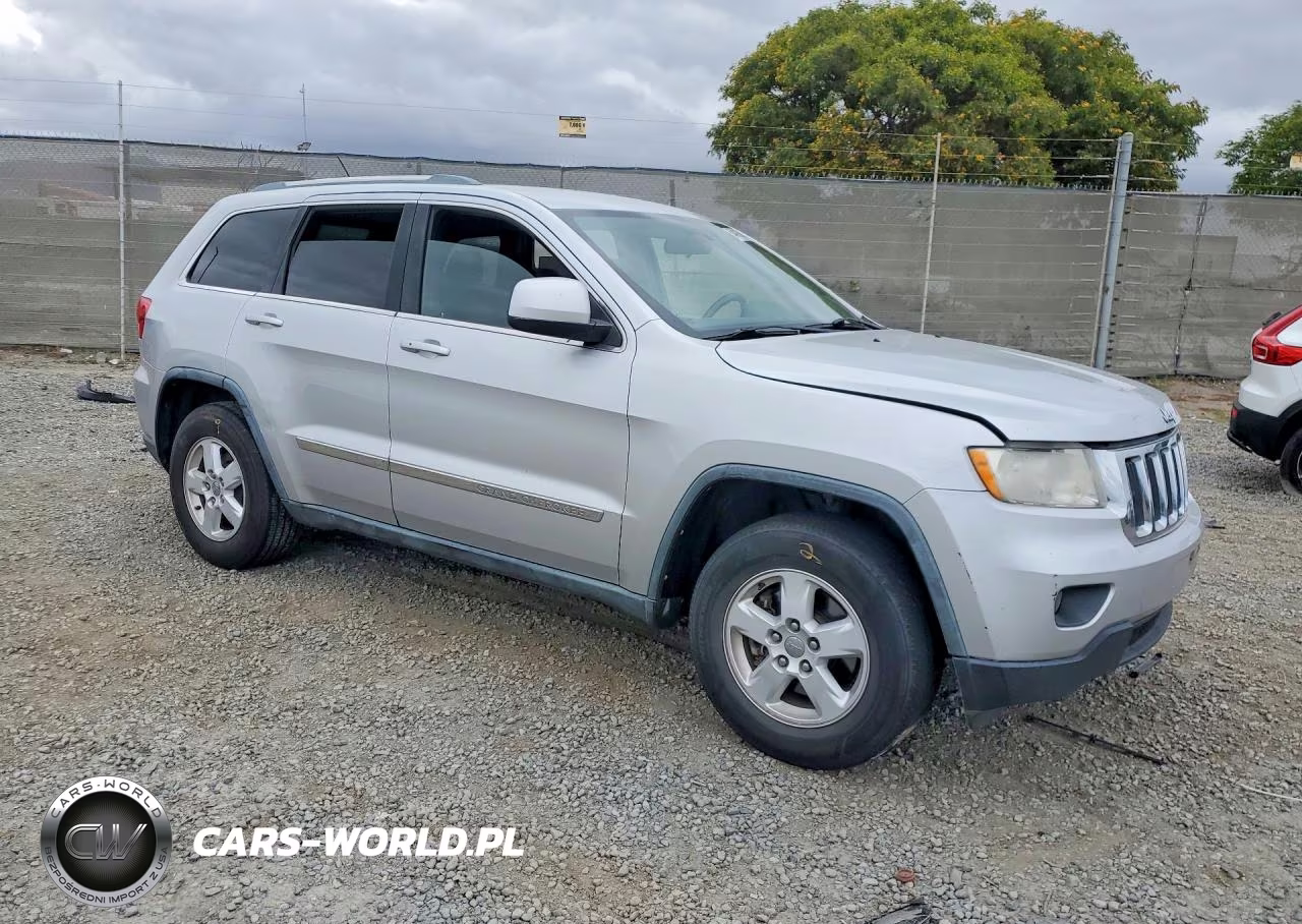 2011 Jeep Grand Cherokee Laredo VIN:1J4RS4GG5BC591546 - 4