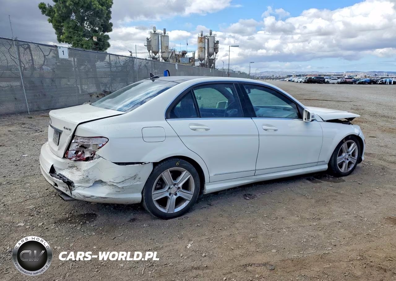 2011 Mercedes-Benz C 300 4Matic VIN:WDDGF8BB4BR170862 - 3