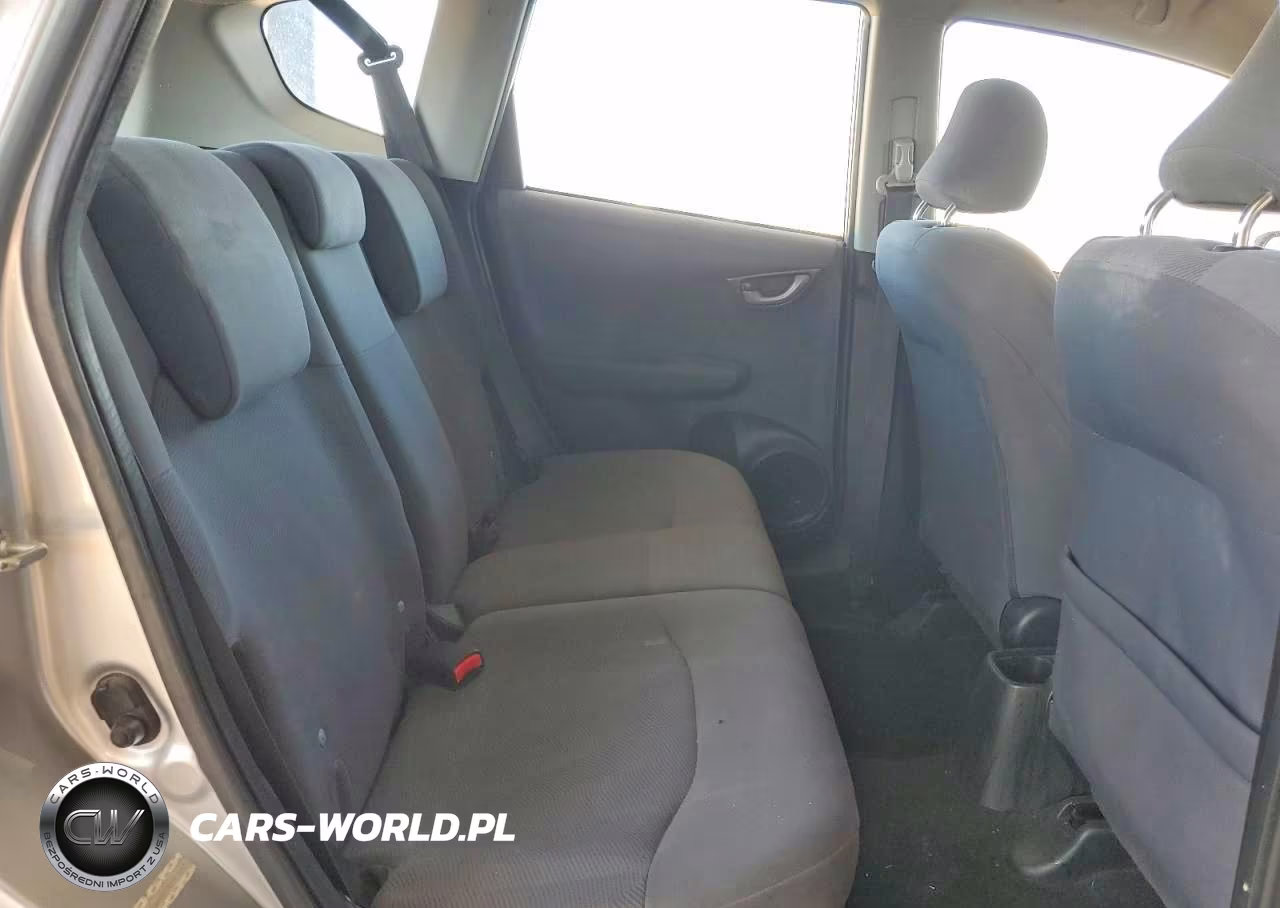 2011 Honda Fit VIN:JHMGE8H37BC006987 - 10