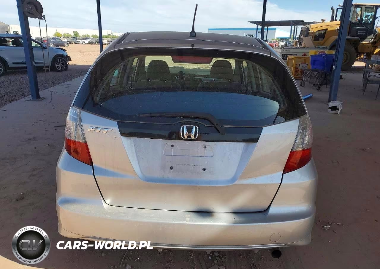 2011 Honda Fit VIN:JHMGE8H37BC006987 - 6