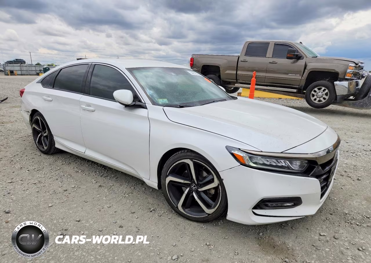2018 Honda Accord Sport VIN:1HGCV1F35JA235562 - 4