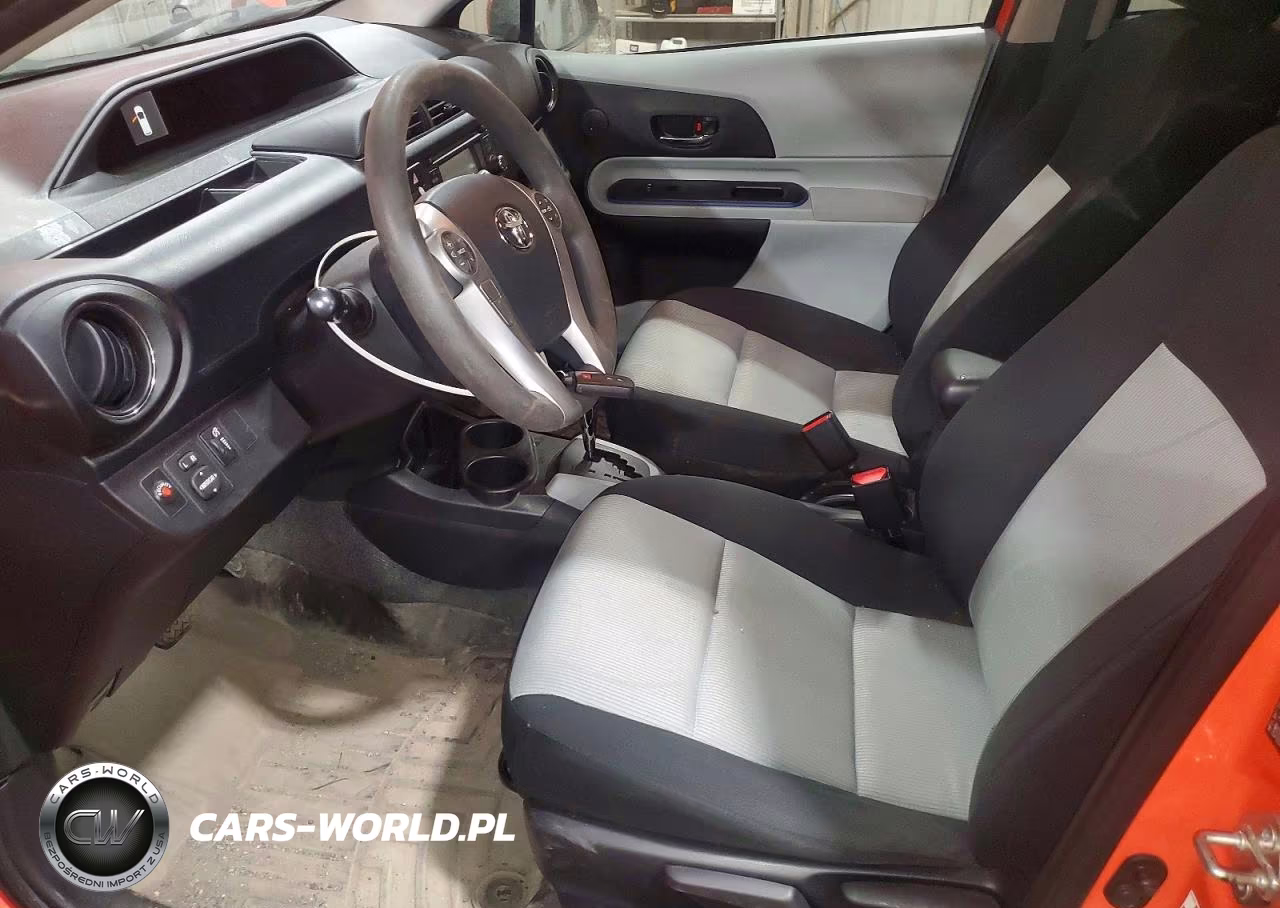 2013 Toyota Prius C Three VIN:JTDKDTB39D1050157 - 7