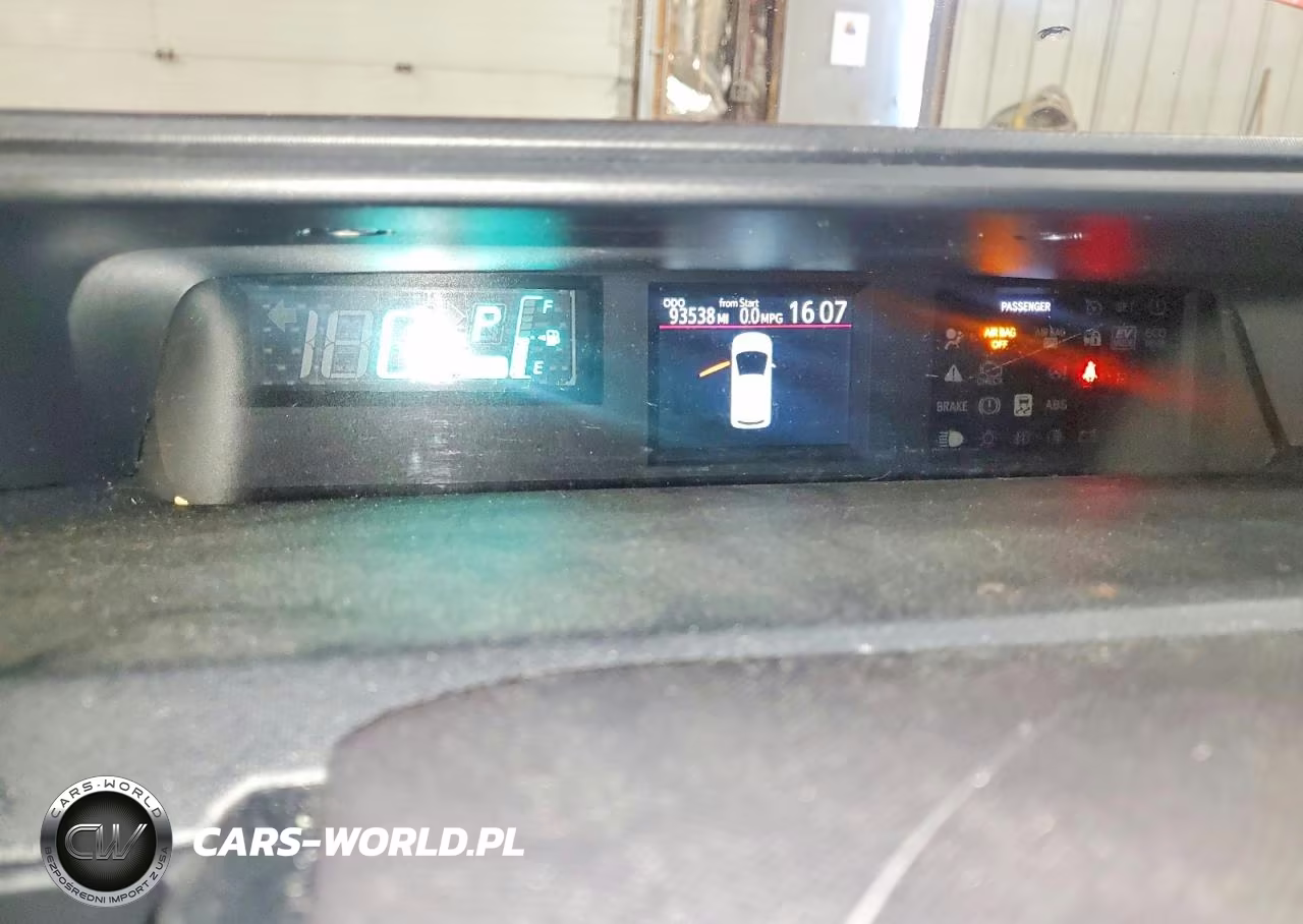 2013 Toyota Prius C Three VIN:JTDKDTB39D1050157 - 9