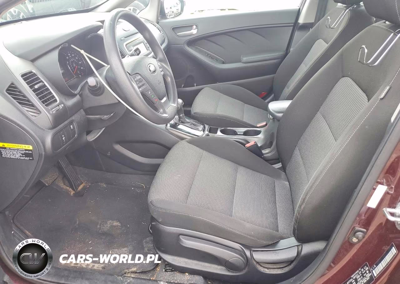 2018 Kia Forte Lx VIN:3KPFK4A77JE174471 - 7
