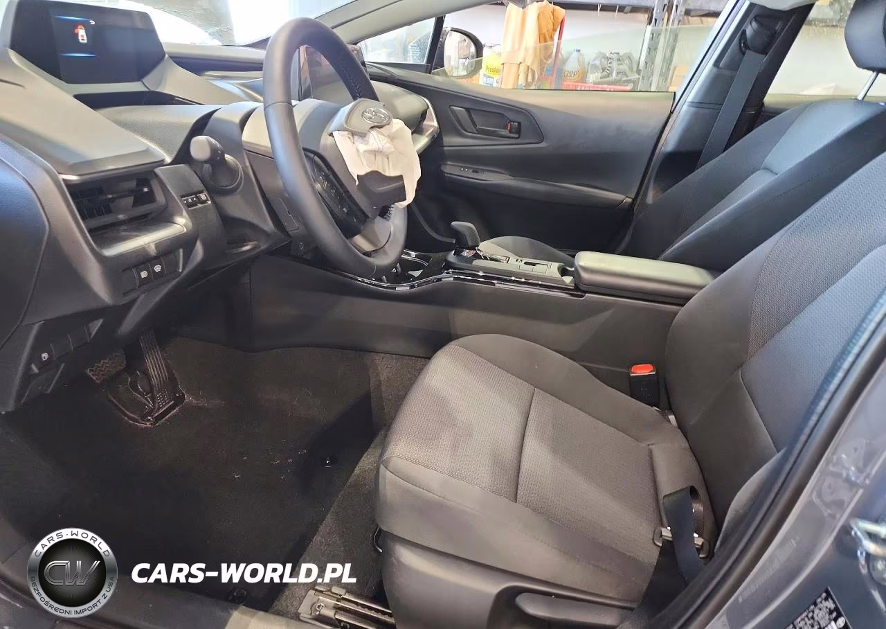 2026 Toyota Prius Le VIN:JTDADABU1T3032747 - 7
