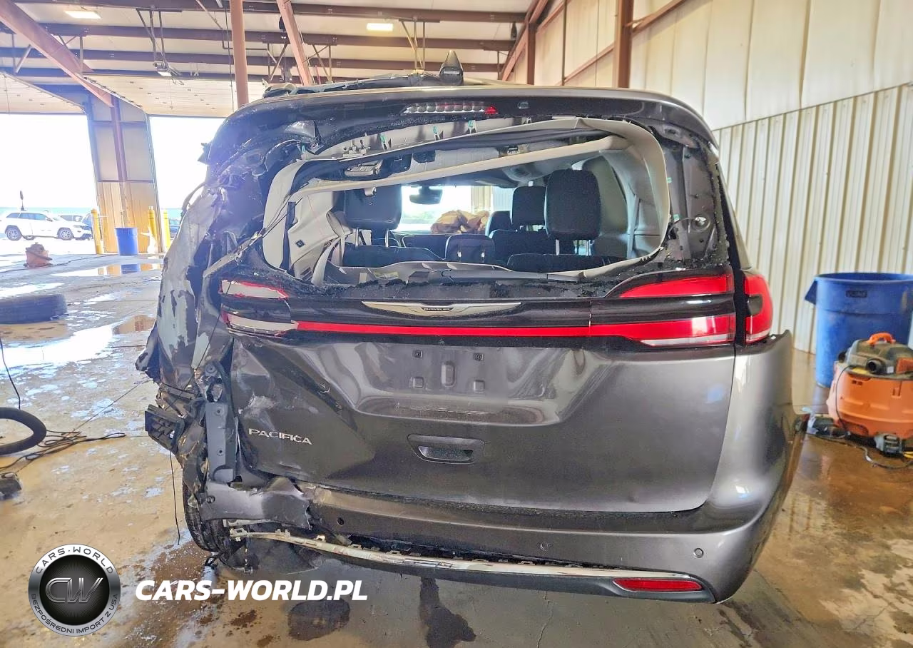 2022 Chrysler Pacifica Touring L VIN:2C4RC1BG0NR118075 - 6