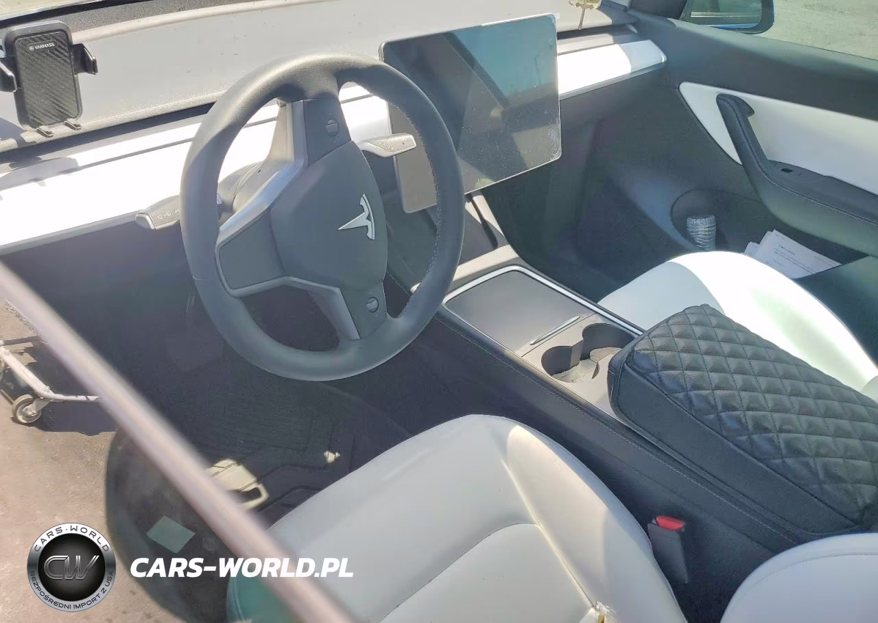 2022 Tesla Model Y VIN:7SAYGDEE6NF339593 - 8