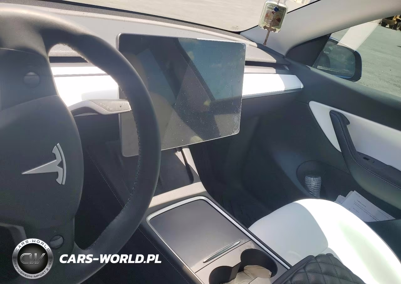 2022 Tesla Model Y VIN:7SAYGDEE6NF339593 - 9