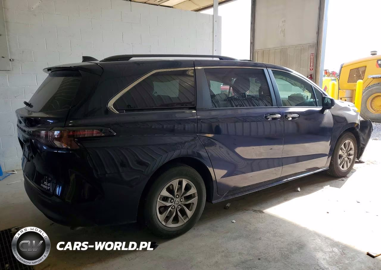 2023 Toyota Sienna Xle VIN:5TDYRKEC4PS172742 - 3