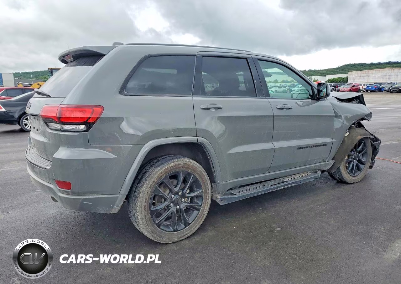2021 Jeep Grand Cherokee Laredo VIN:1C4RJFAG1MC677792 - 3