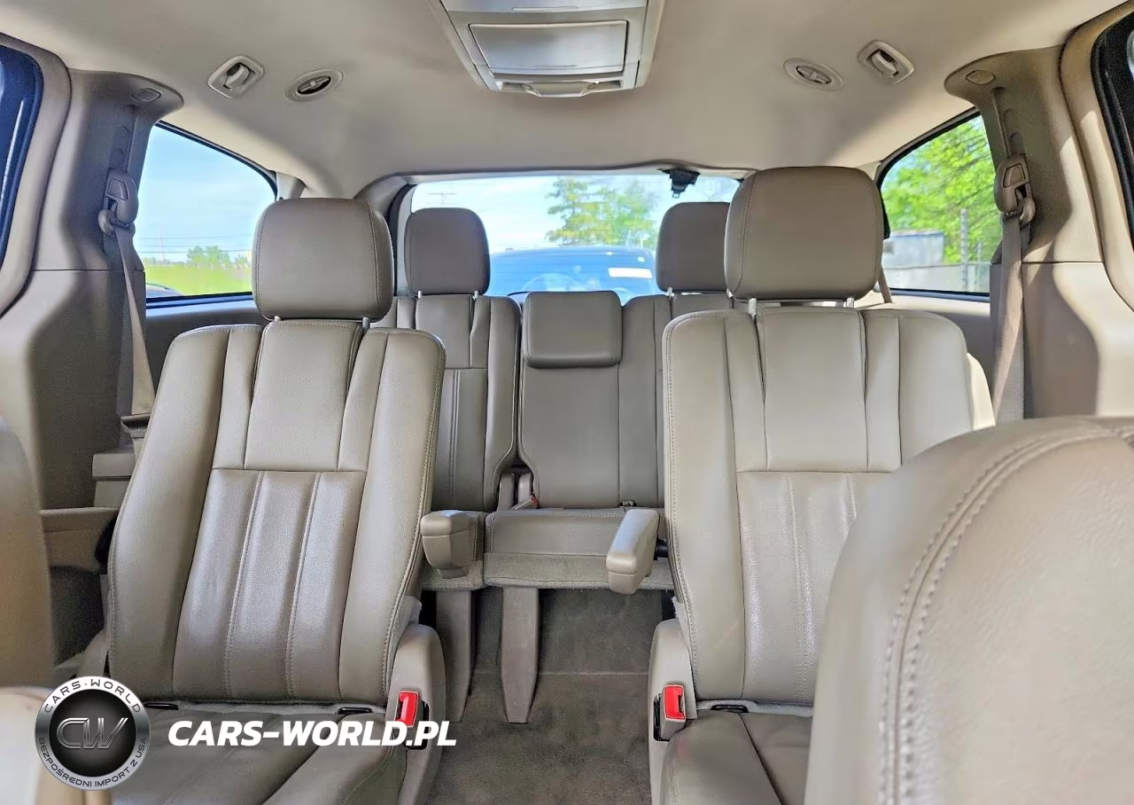 2016 Chrysler Town & Country Touring VIN:2C4RC1BG0GR298225 - 10