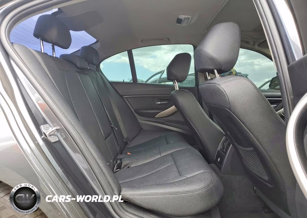 2018 BMW 320 I VIN:WBA8E1G59JNU92847 - 10