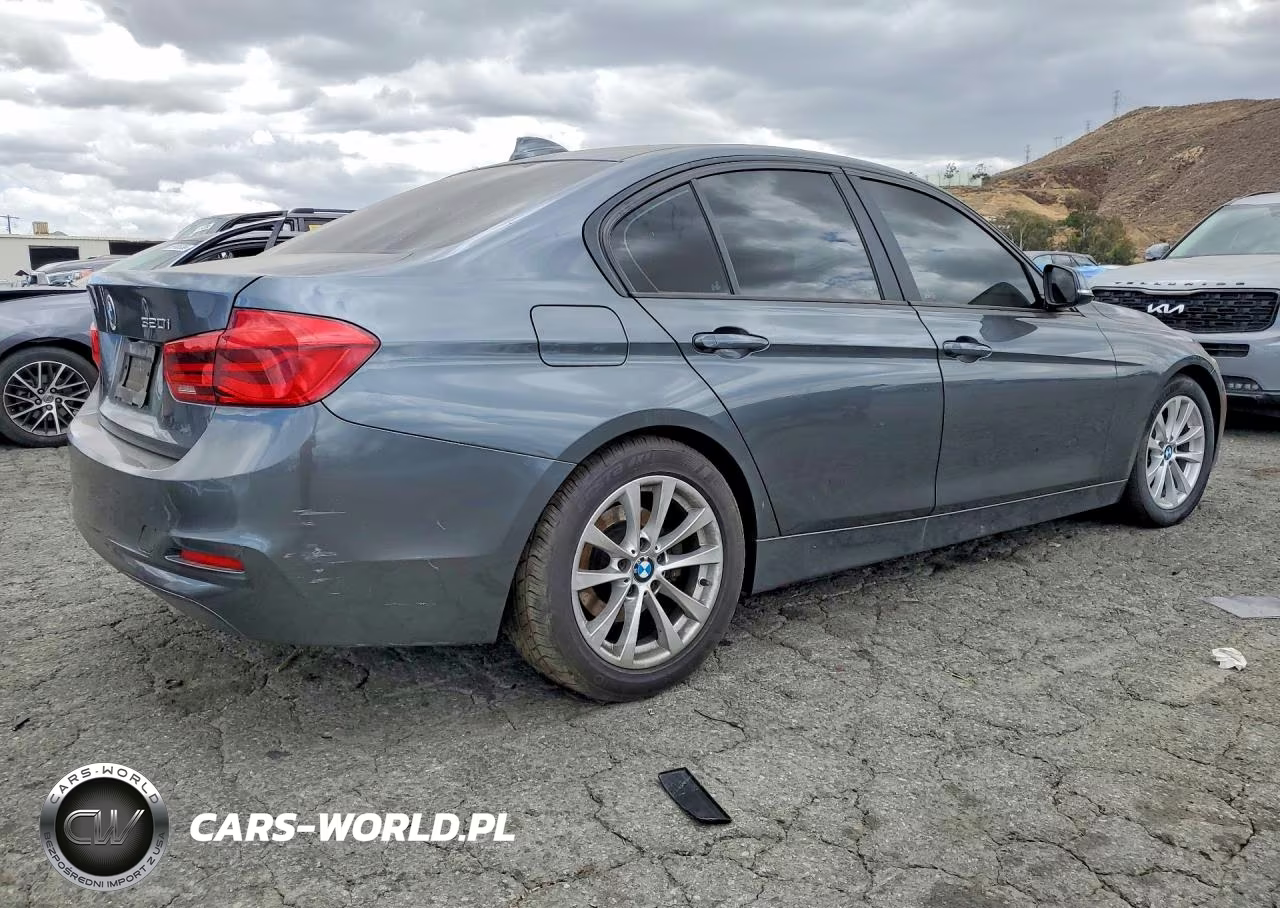 2018 BMW 320 I VIN:WBA8E1G59JNU92847 - 3