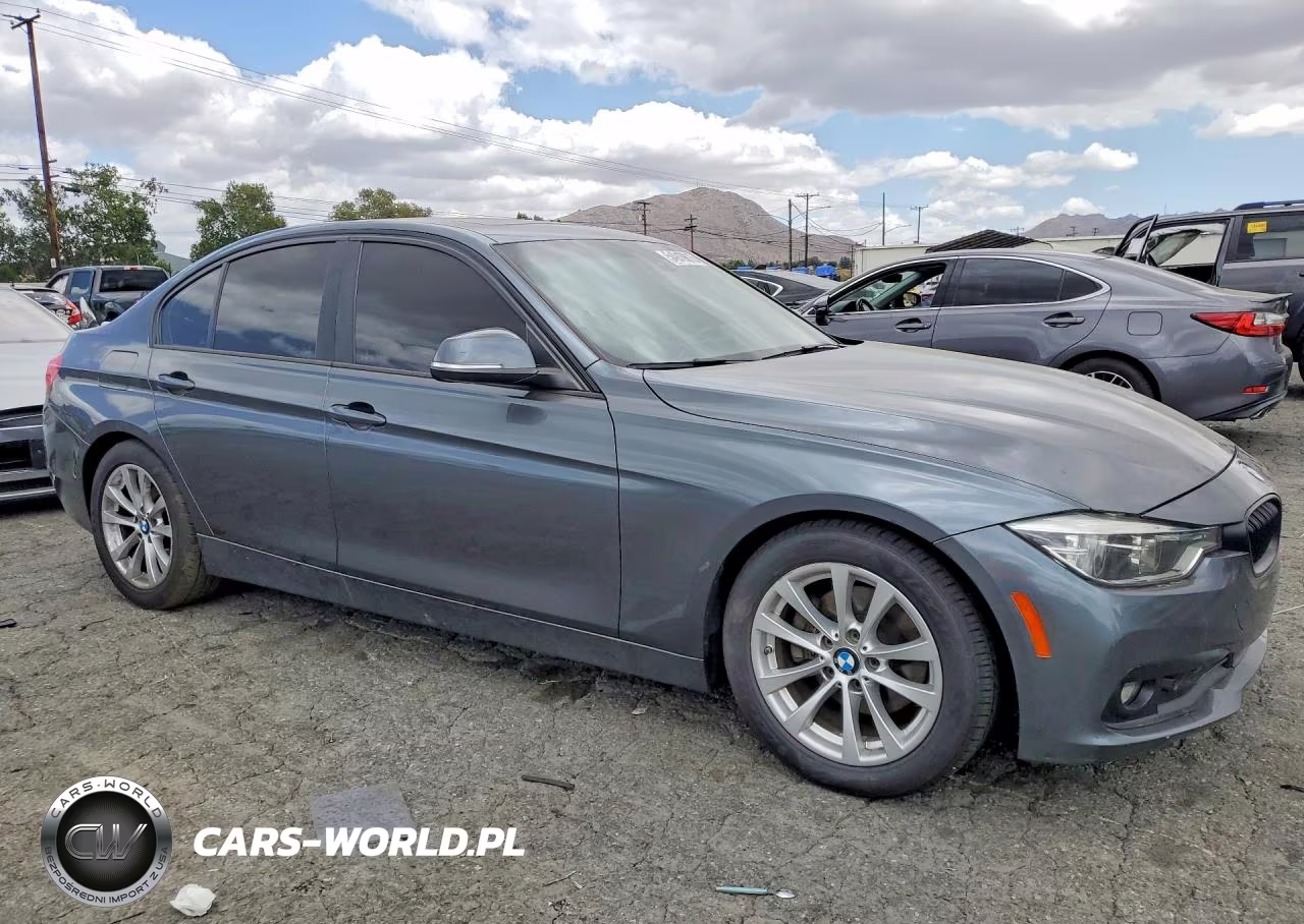 2018 BMW 320 I VIN:WBA8E1G59JNU92847 - 4