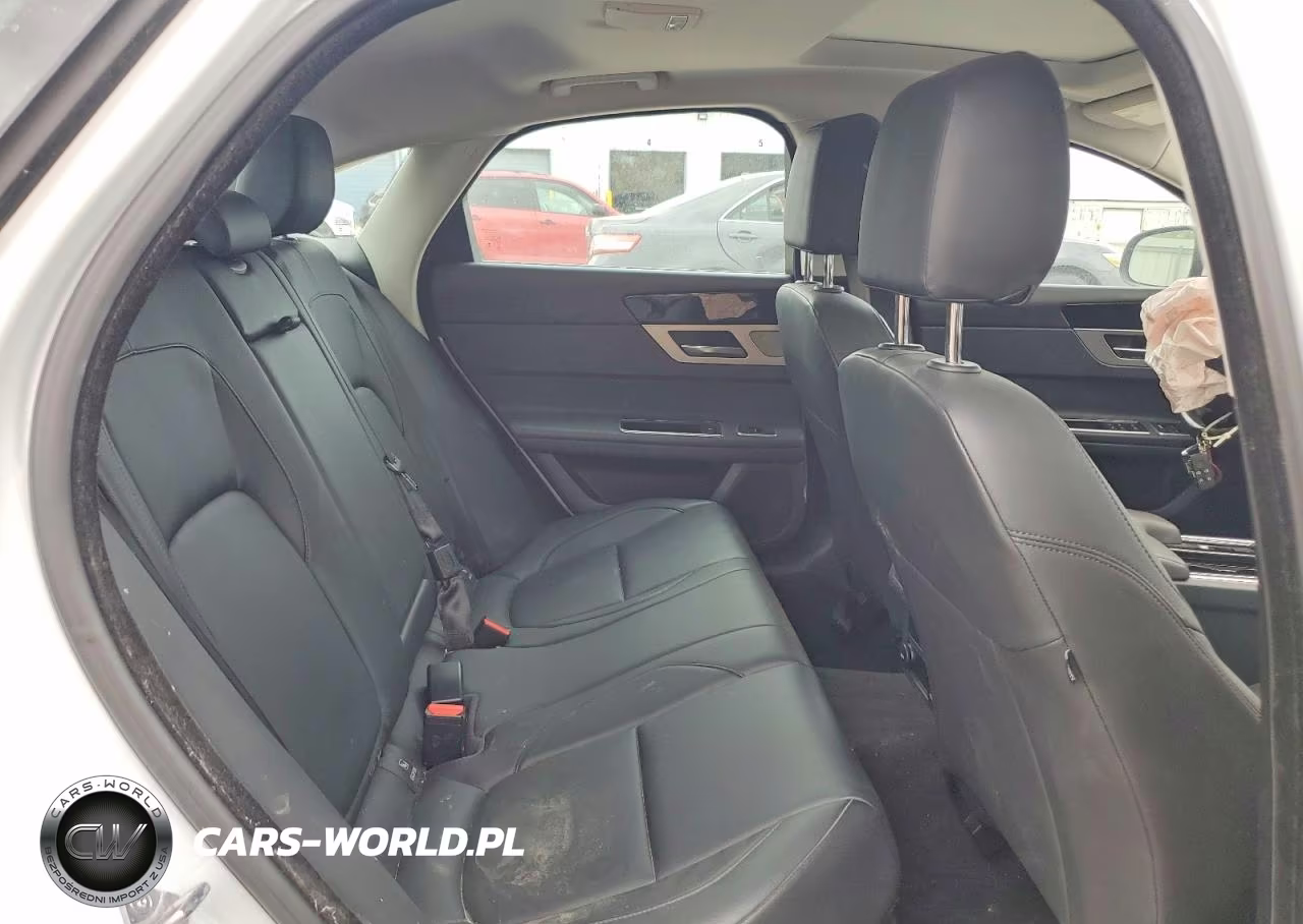 2017 Jaguar Xf Premium VIN:SAJBJ4BNXHCY44063 - 10
