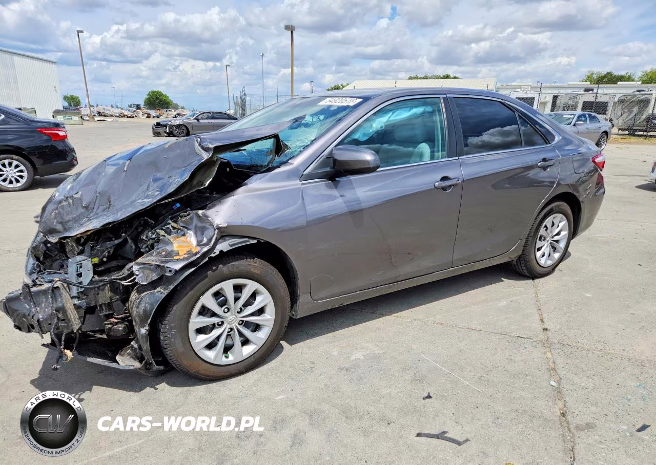 2017 Toyota Camry Le – zdjęcie 1 z 12